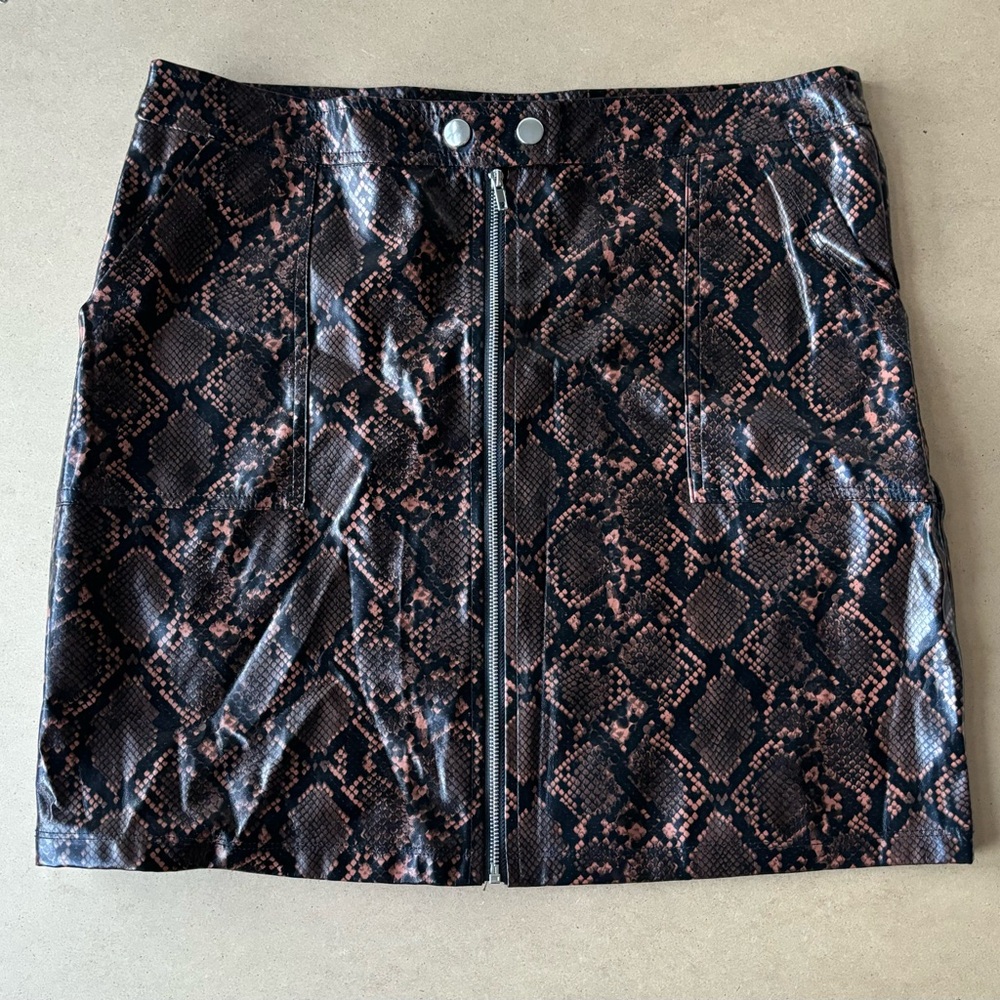 Shinestar Black and Gray Mini Skirt for Night Out